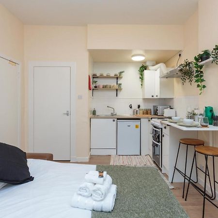 Cozy 1B Groundfloor - 8 Minute From City Centre Edinburgh Bagian luar foto