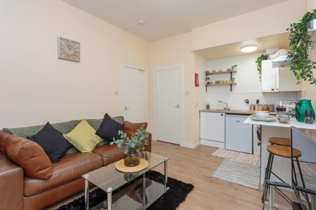 Cozy 1B Groundfloor - 8 Minute From City Centre Edinburgh Bagian luar foto