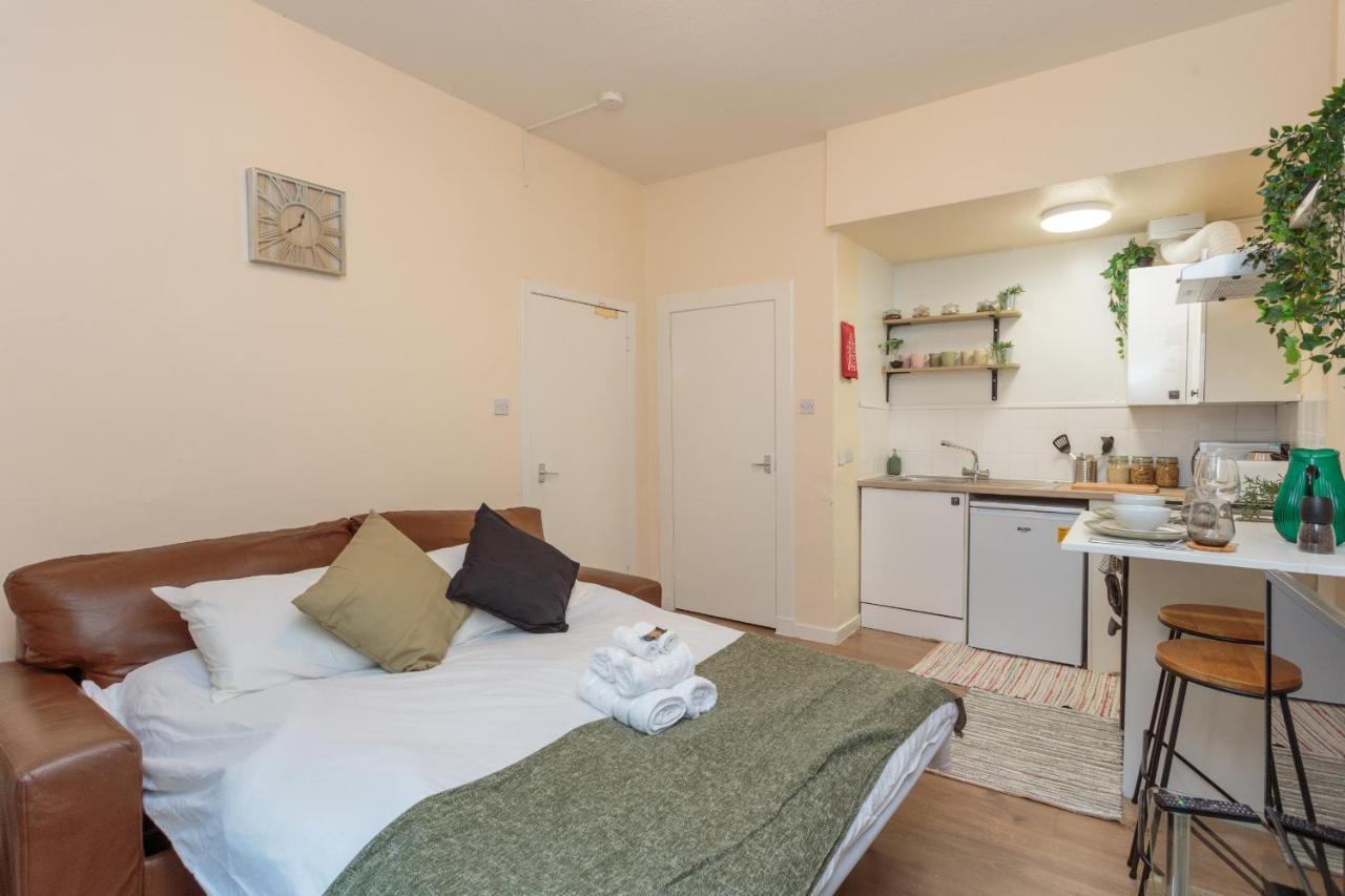Cozy 1B Groundfloor - 8 Minute From City Centre Edinburgh Bagian luar foto