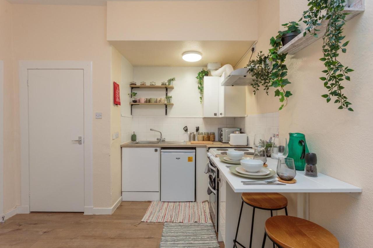 Cozy 1B Groundfloor - 8 Minute From City Centre Edinburgh Bagian luar foto